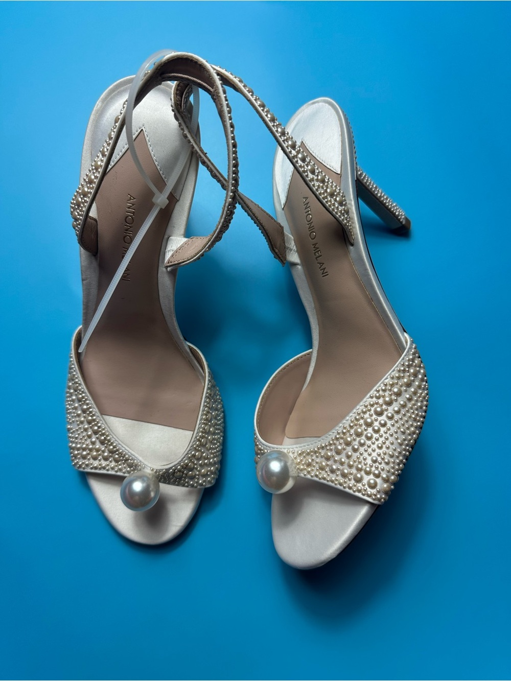 ANTONIO MELANI Pearl-Embellished Ivory Satin Heels - Picture 5 of 12
